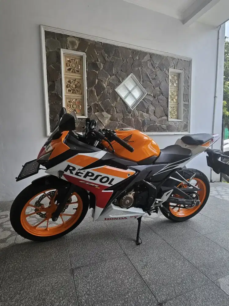 Dijual CBR 150R Repsol.