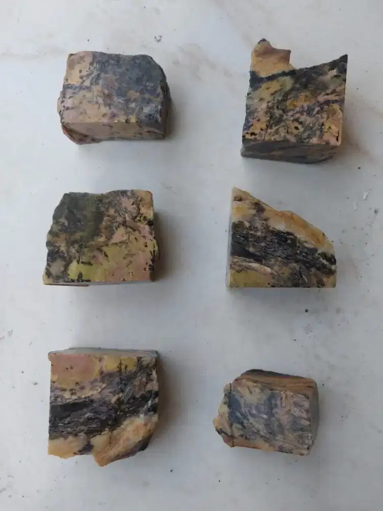 Batu akik bahan batu bacan red borneo pancawarna dll