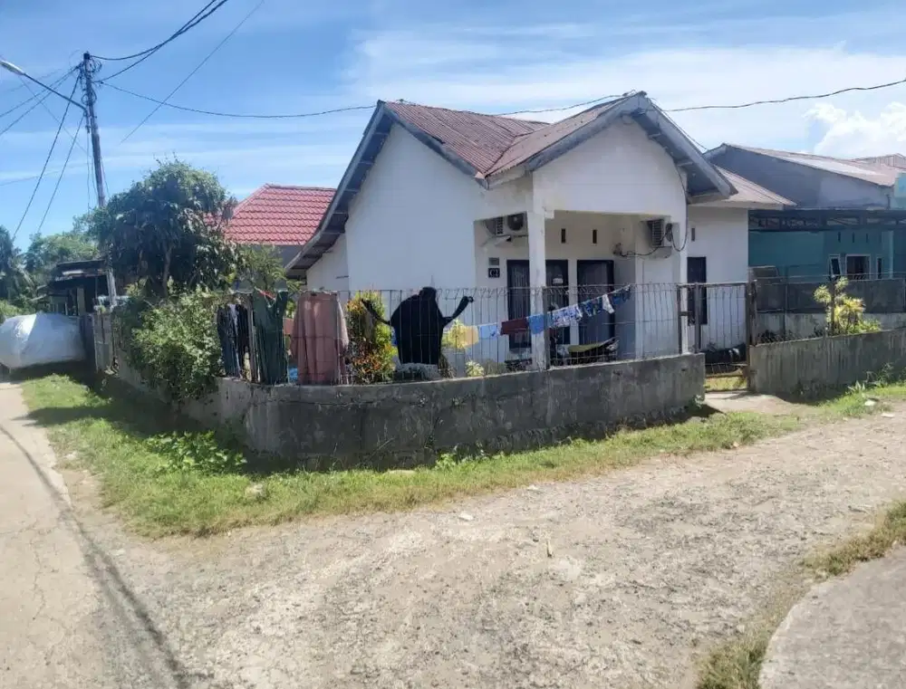 DIJUAL RUMAH HOOK STRATEGIS DI PERUM PERMATA GURUN LAWEH