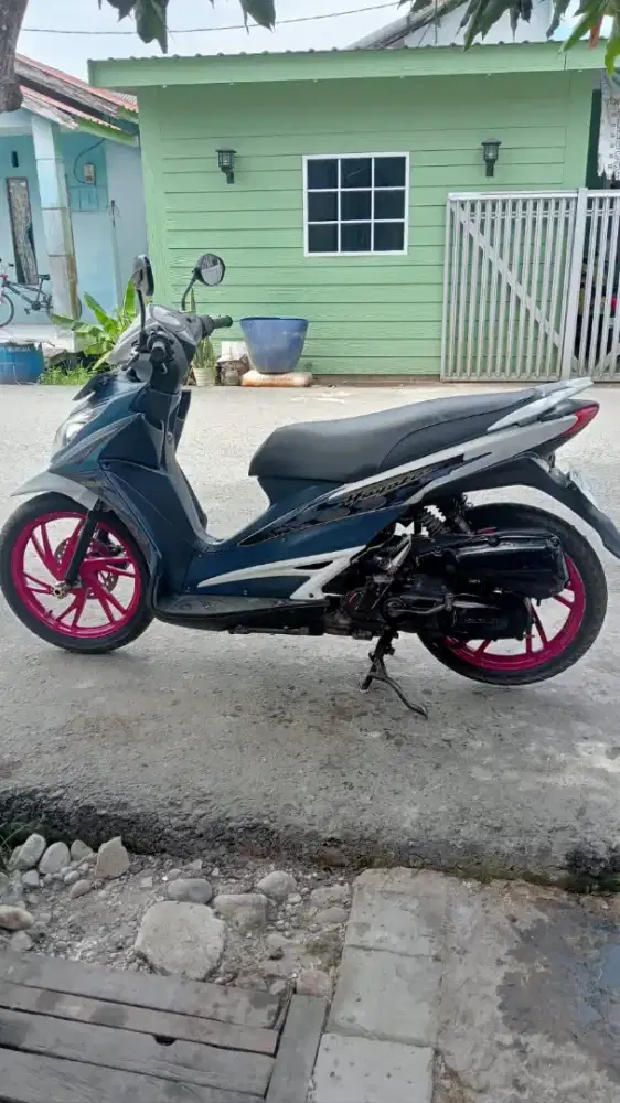 Suzuki Hayate 2011