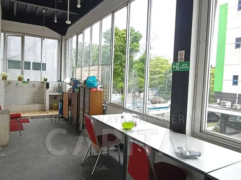 GEDUNG SIAP PAKAI LOKASI SAYAP SOEKARNO HATTA DEKAT BATUNUNGGAL HANYA BERJARAK 10m KE MAINROAD