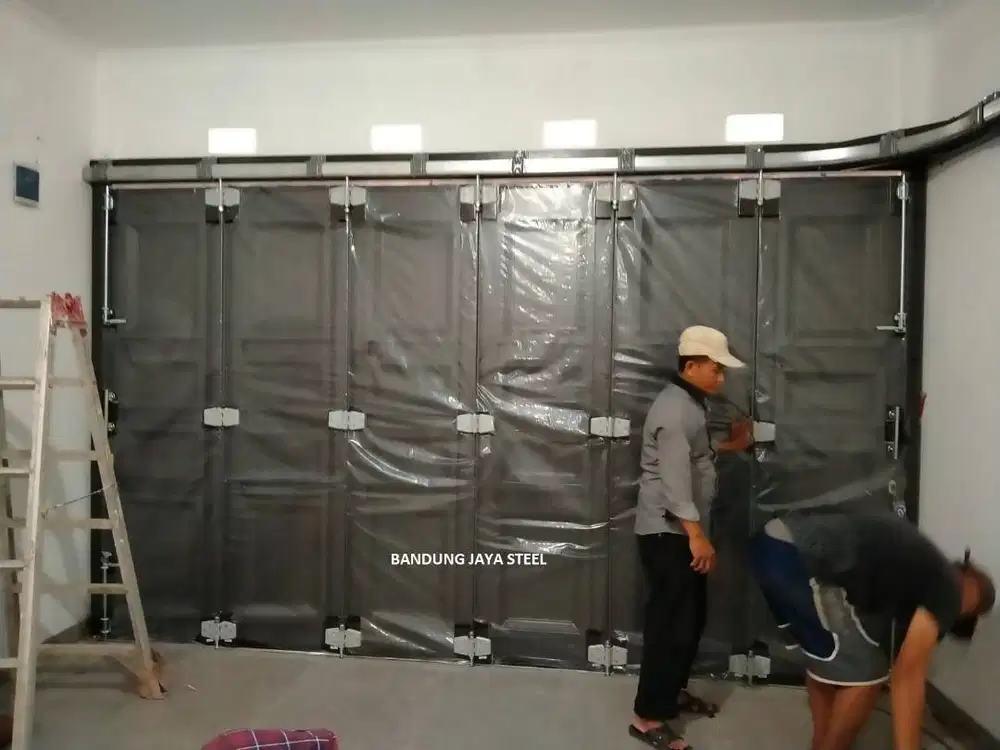 Pintu Garasi Sliding Tikung Henderson I Jual Pasang Service Bandung