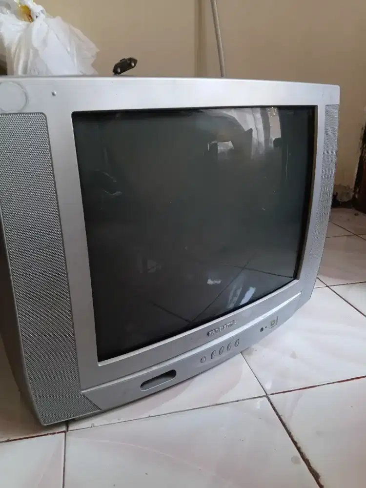 TV tabung 20 inch normal