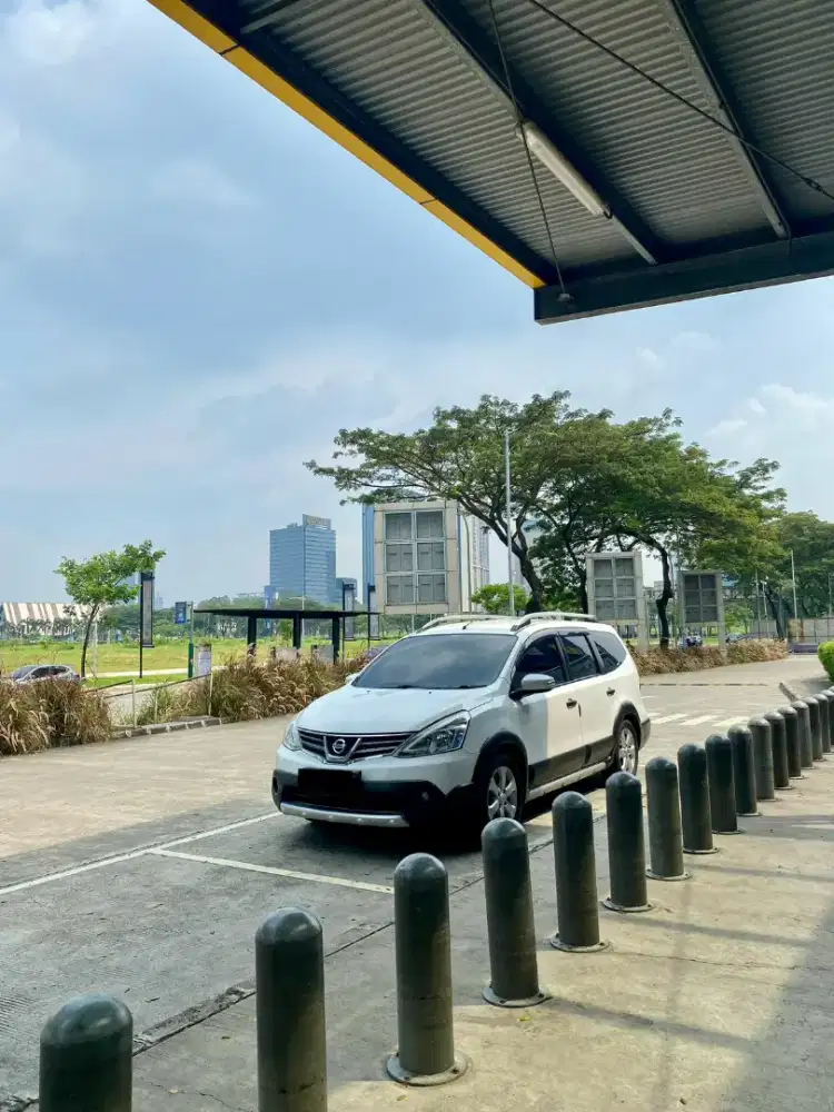 Grand Livina XGear 1.8 AT 2013 ATAS NAMA TANGAN PERTAMA DARI BARU
