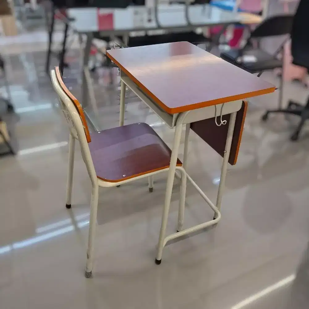 Meja sekolah set