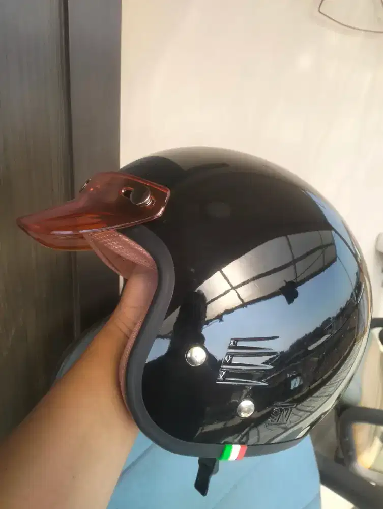 Helm bogo retro R-six