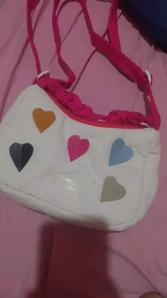 Tas baru belum pernah dipake