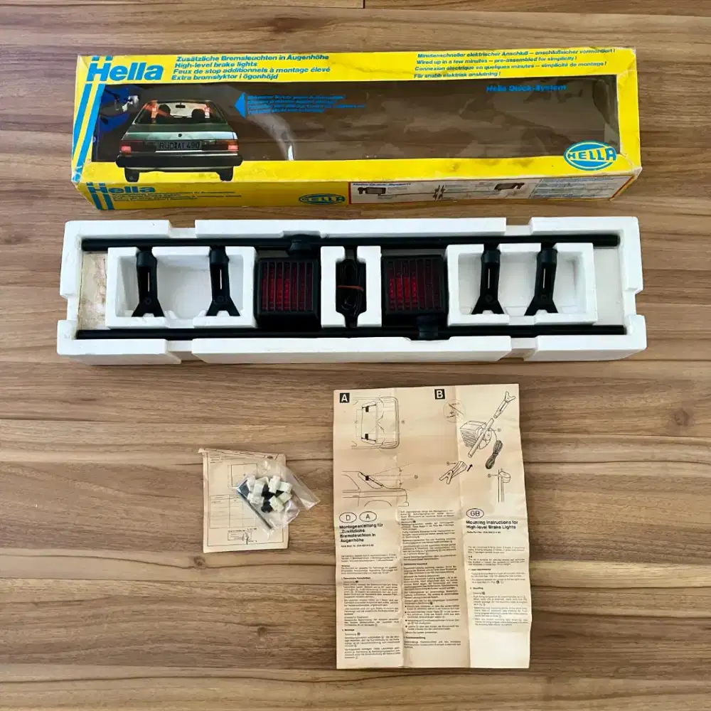 Hella Tiang Lampu Rem Euro Retro W123 W124 E30 E34 NOS