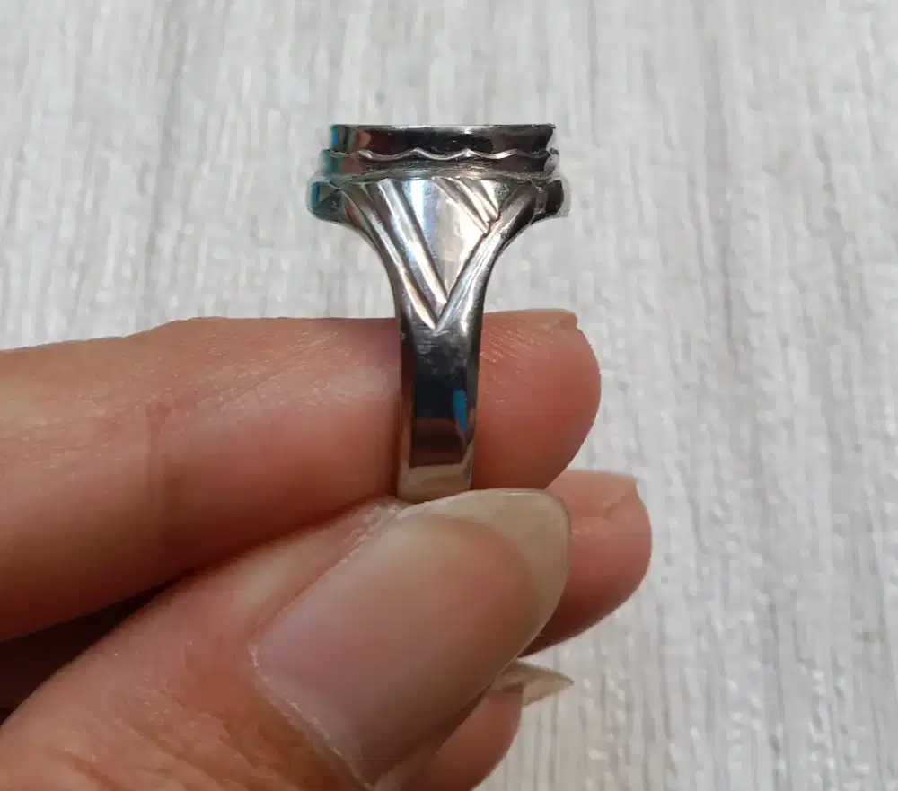 Koleksi pribadi ring monel