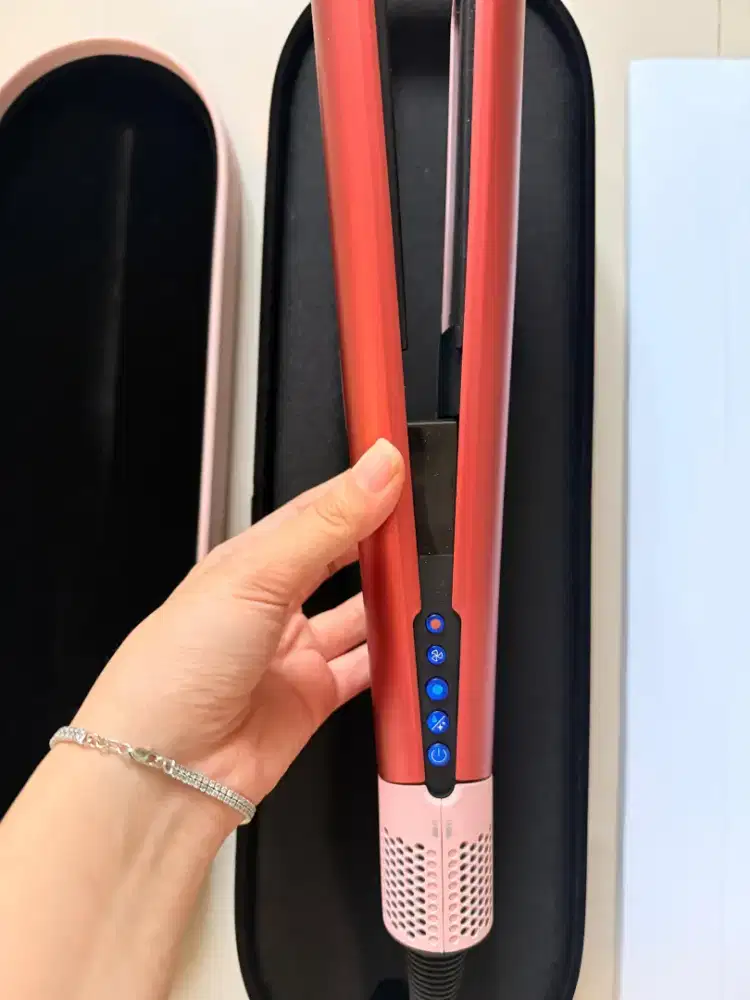 Dyson Airwrap Like New