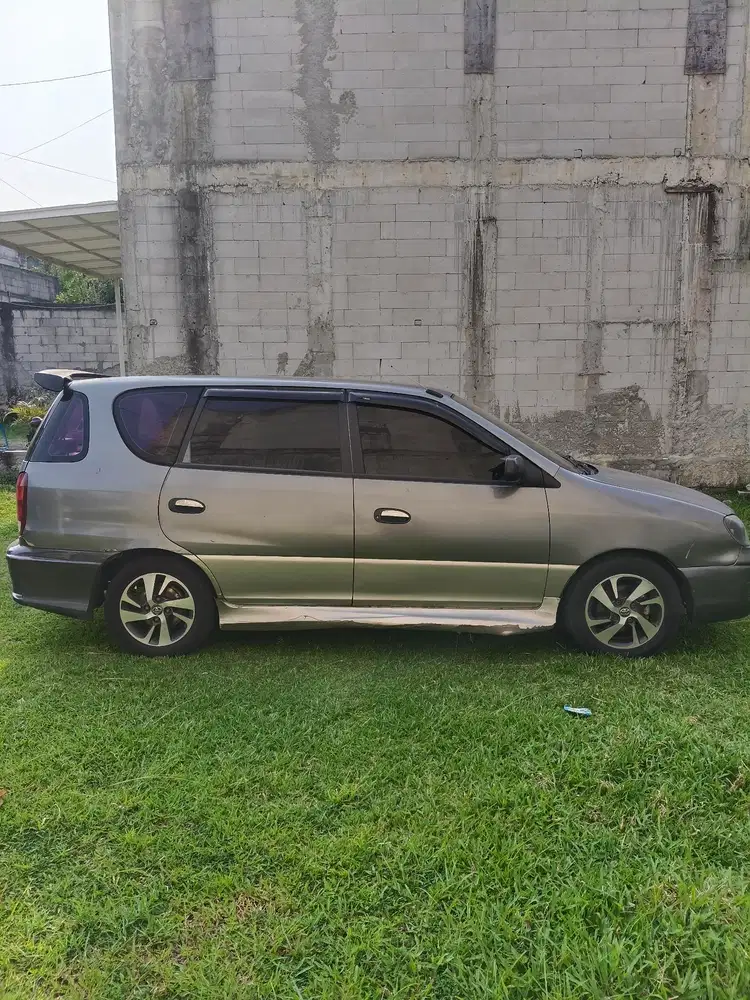 Kia Carens 2001 Bensin