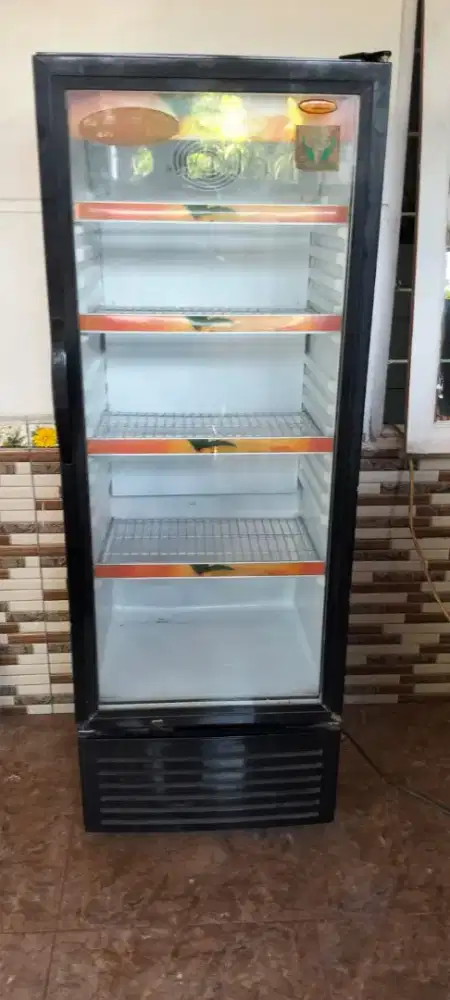 sokes showcase kulkas minuman