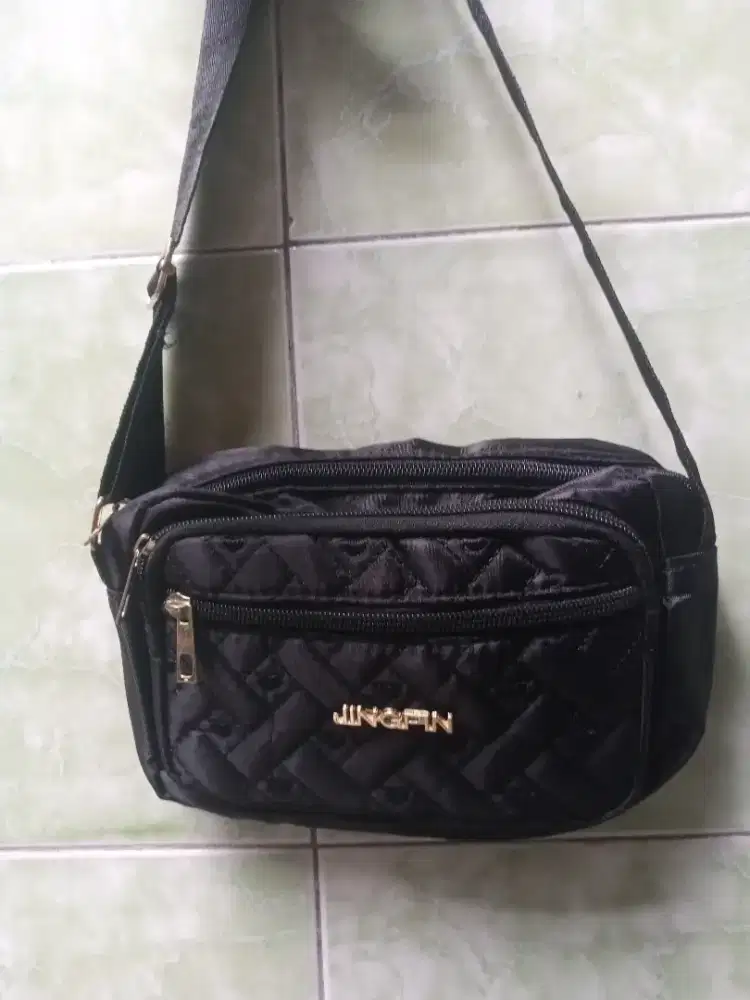PRELOVED TAS SLEMPANG MINI WANITA