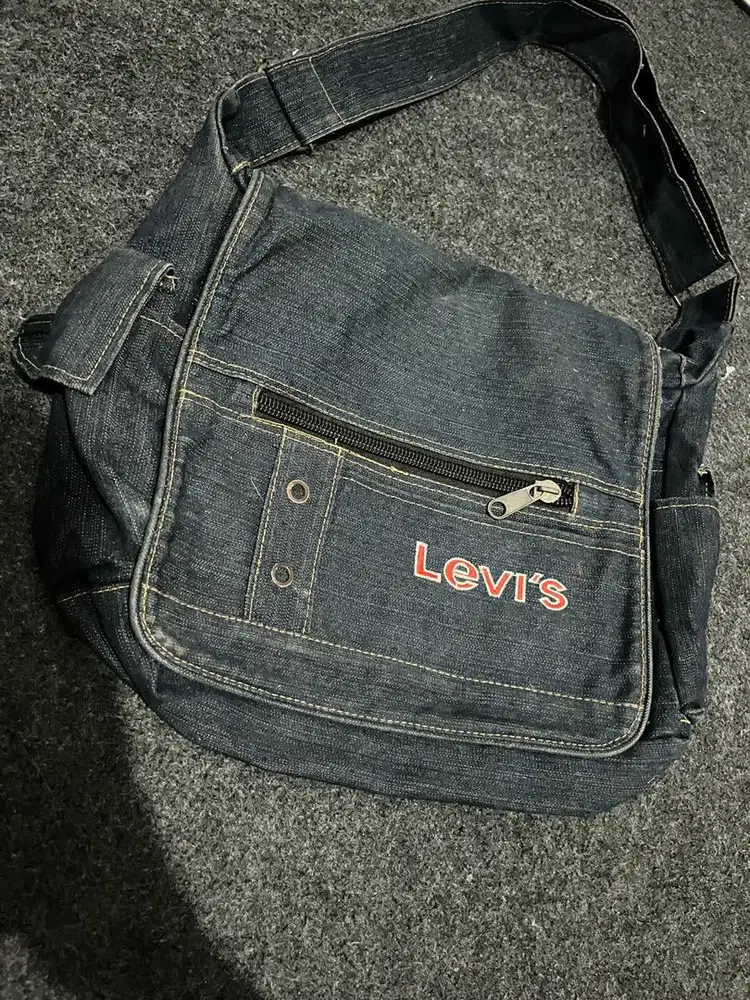 Tas selempang bahan denim