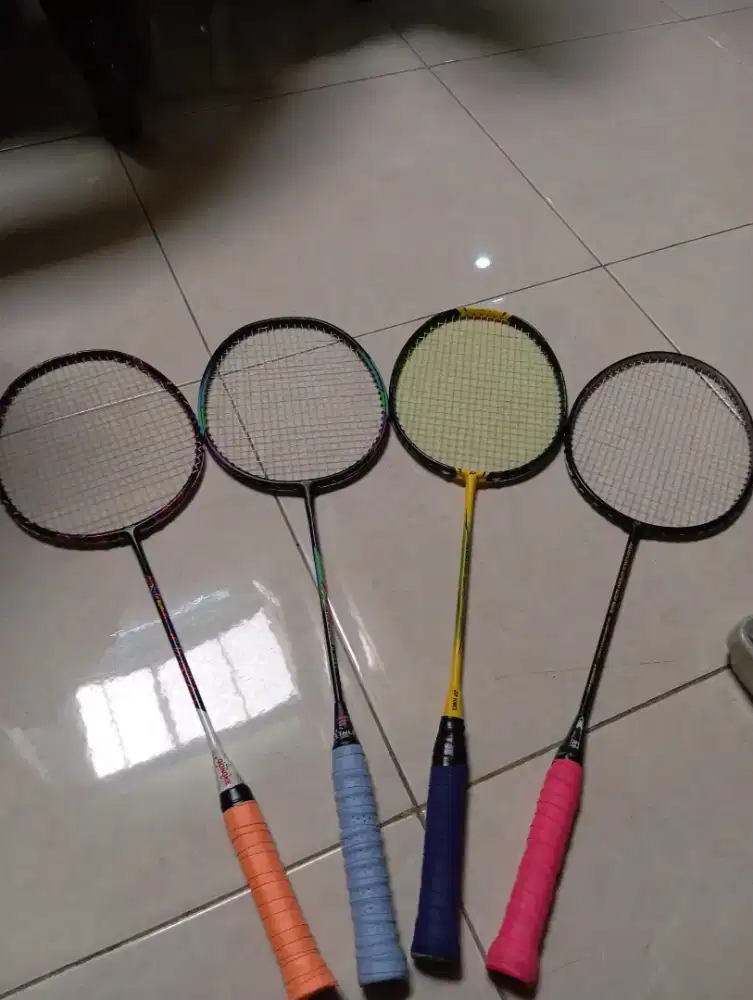 Dijual borongan raket badminton