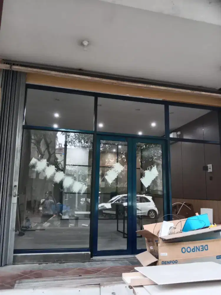 Kusen pintu jendela aluminium dan kaca tempered laminate dll
