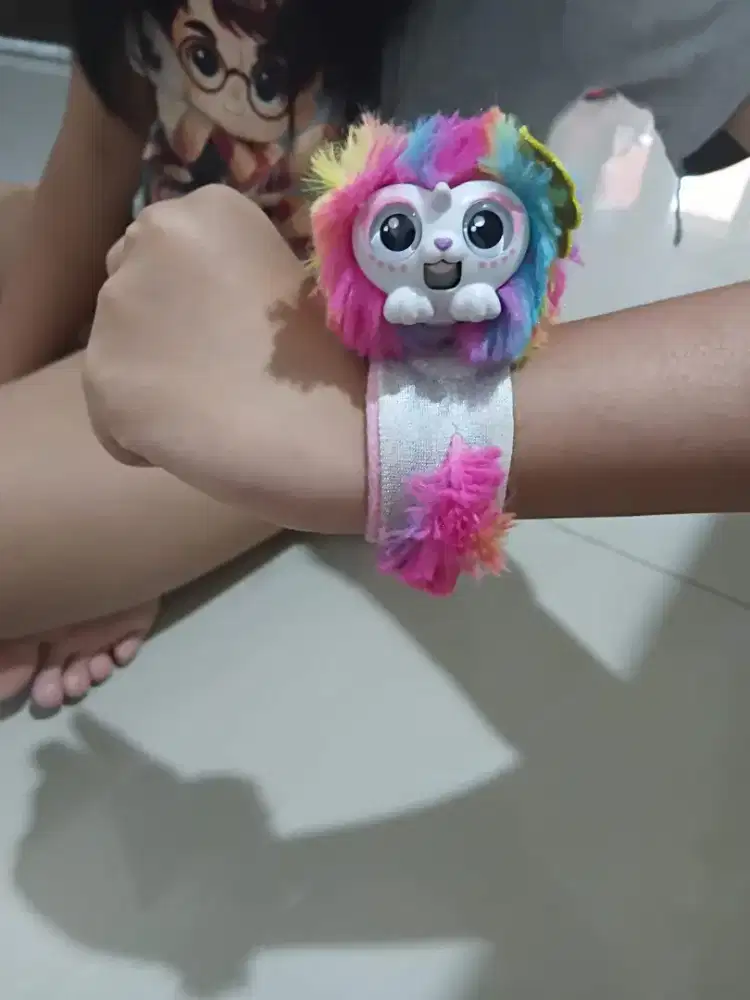 ELC Little live pets wrappless kayak model jam tangan