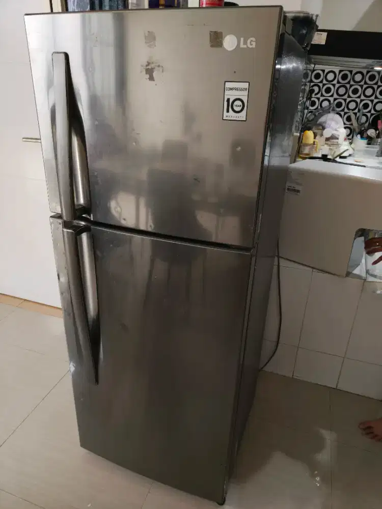 DIJUAL KULKAS LG 2 PINTU – Rp1.600.000 NEGO