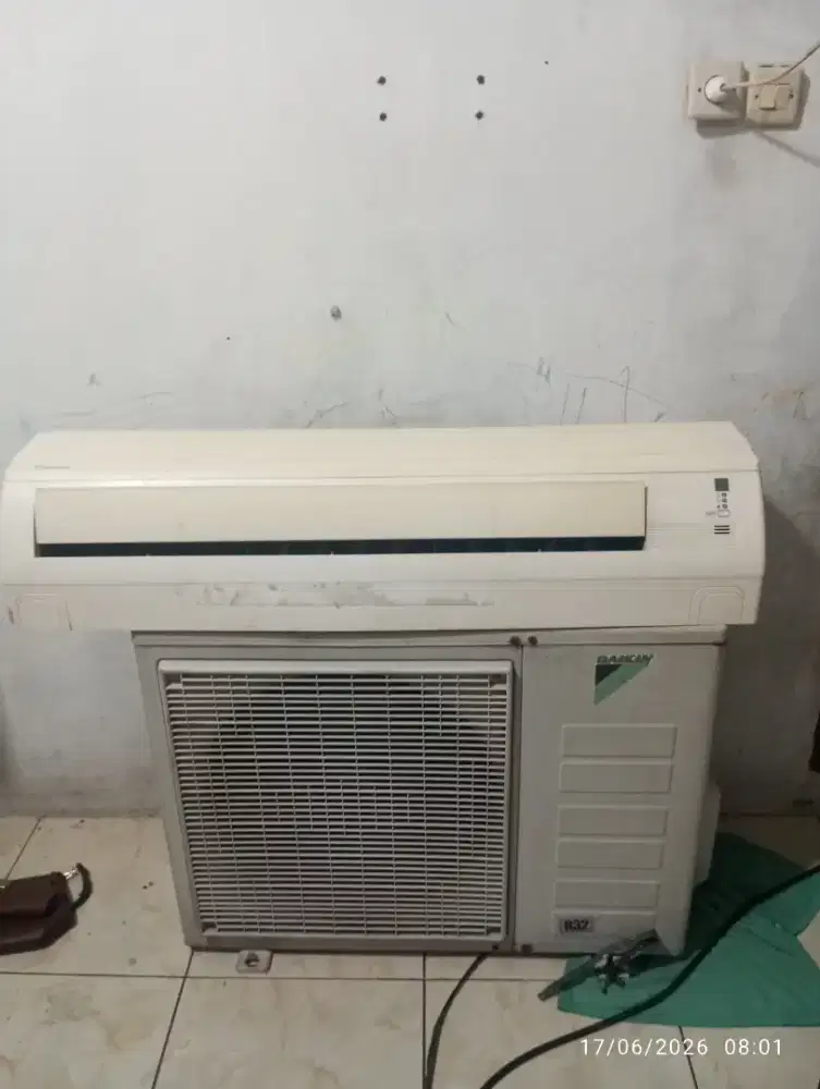 Ac 2pk daikin bekas