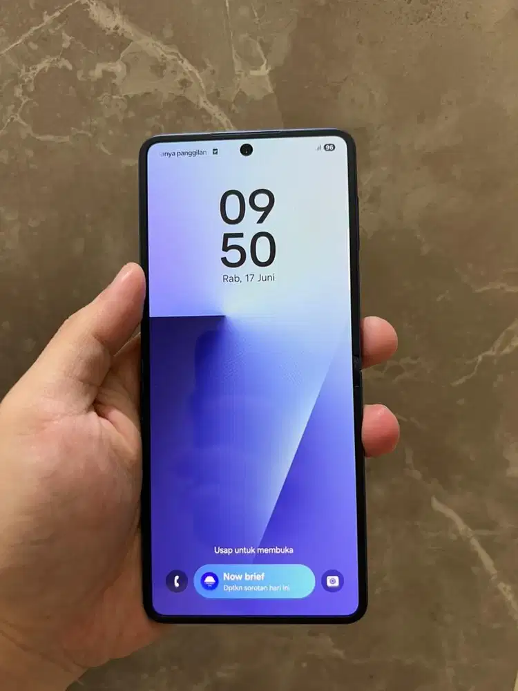 Samsung flip 7 12 GB /512 GB