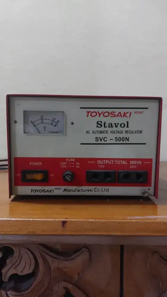TOYOSAKI star
Stavol
AC. AUTOMATIC VOLTAGE REGULATOR
SVC -500N