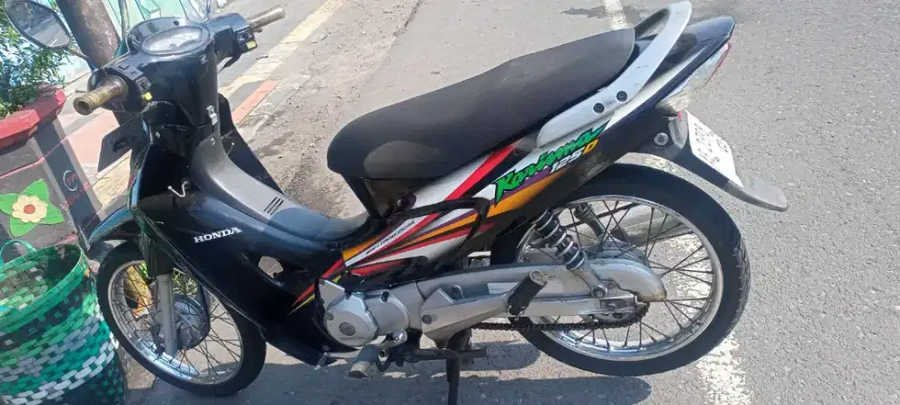 Honda karisma tahun 2004 BPKB Dan STNK komplit pajak jalan
