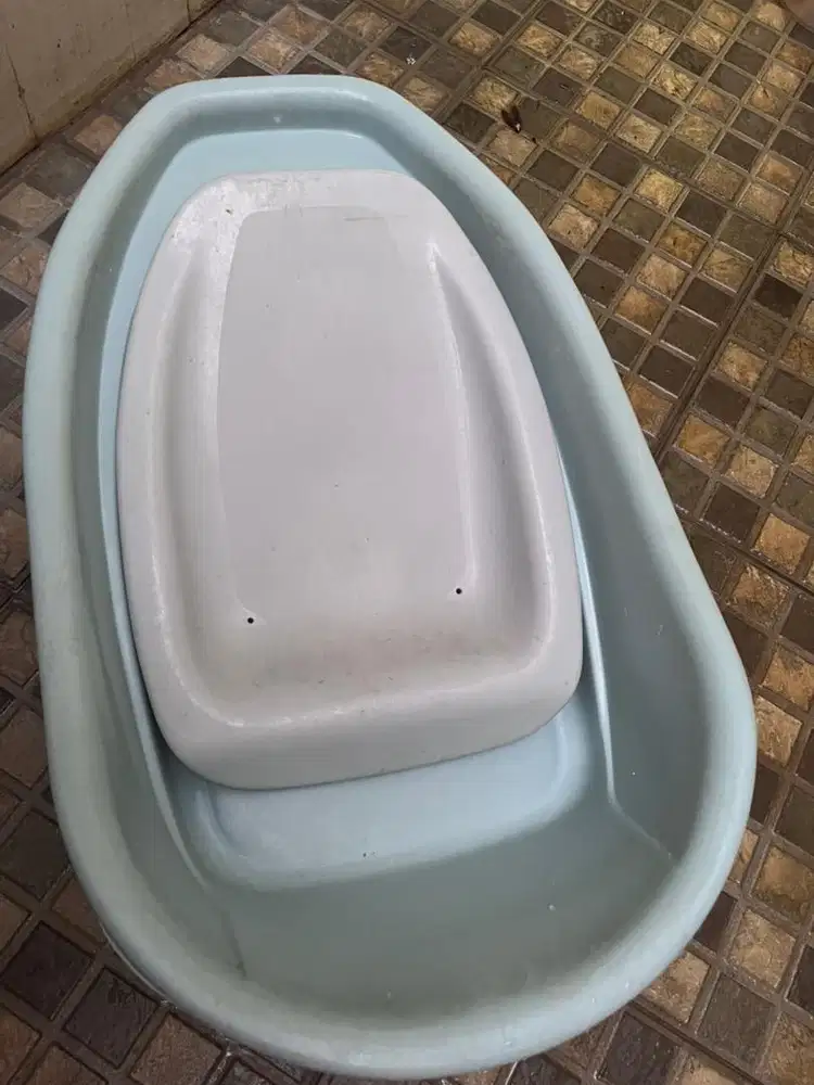 Tempat mandi bayi