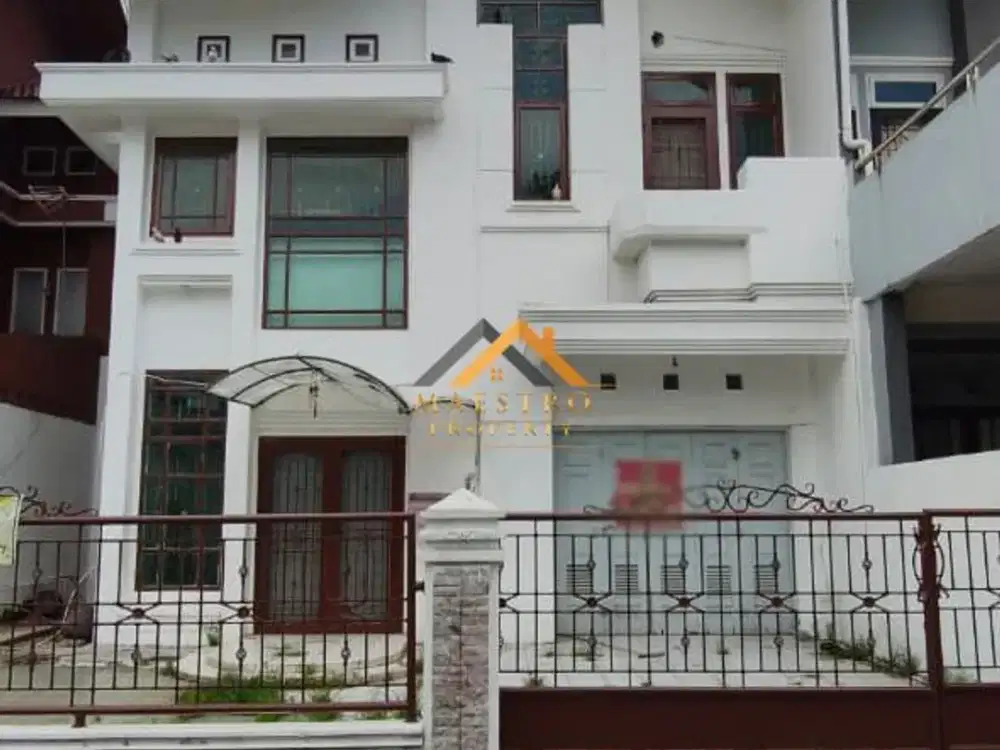 Disewakan Rumah 2 Tingkat Kondisi Siap Huni Komplek Cemara Hijau Jalan Metal