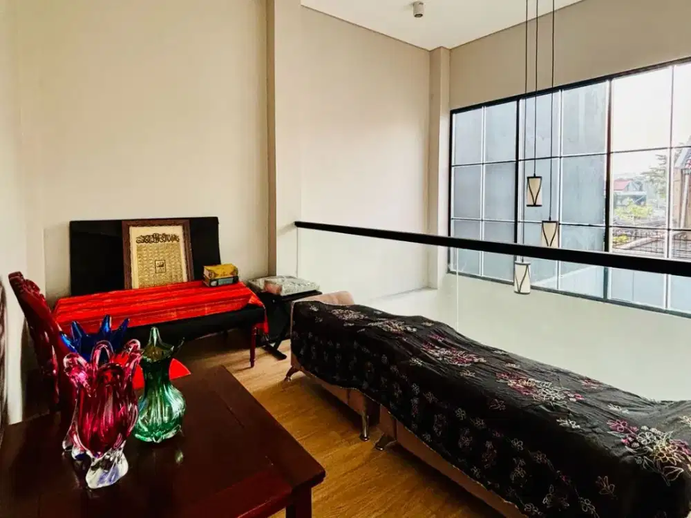 Jual dan Sewa Rumah Modern Kavling DKI Meruya Semi Furnish