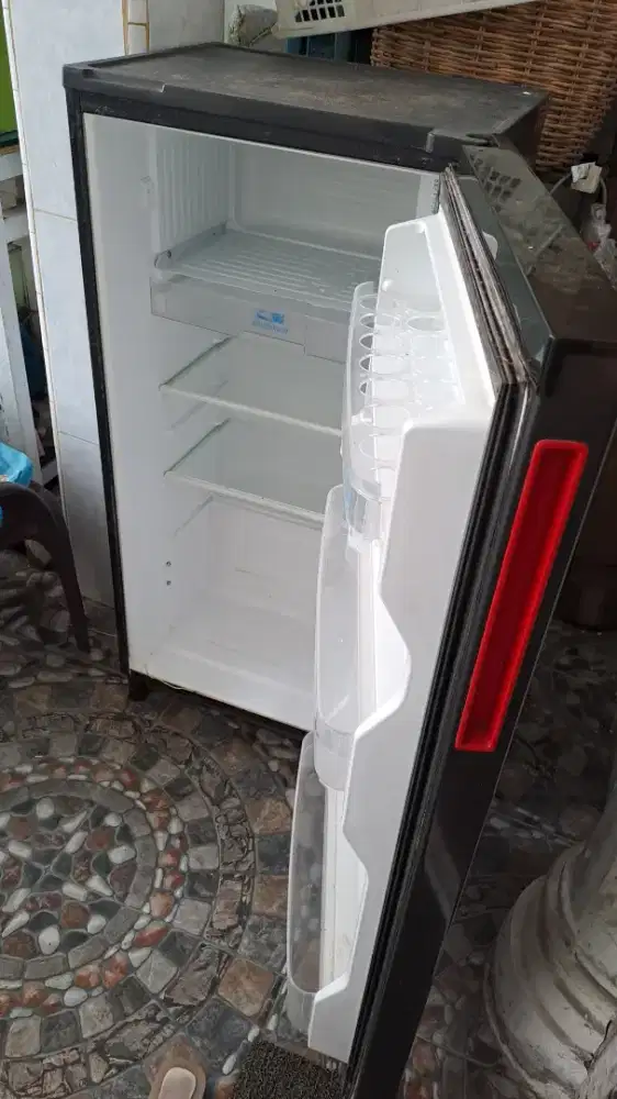 Kulkas Aqua 1 Pintu Tertusuk Freezer Mati