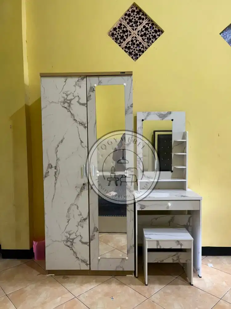 READY LEMARI PAKAIAN 2 PINTU SET MEJA RIAS MINIMALIS