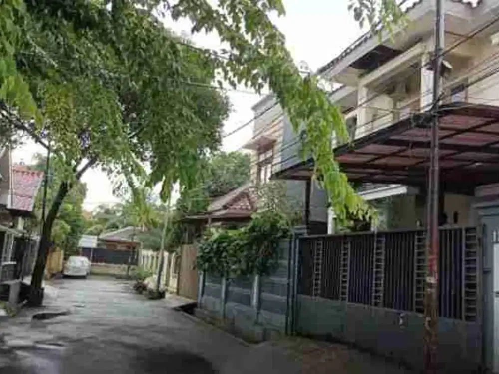 Harga Menarik!! Rumah 2 Lantai Strategis LT 273m² di Johar Baru Jakarta Pusat