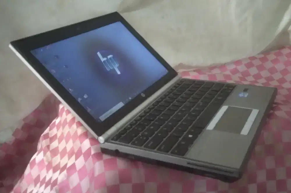 Laptop Garansi HP 12inc, Core i5 Gen-3, 4/320GB Bat Normal SIAP PAKAI