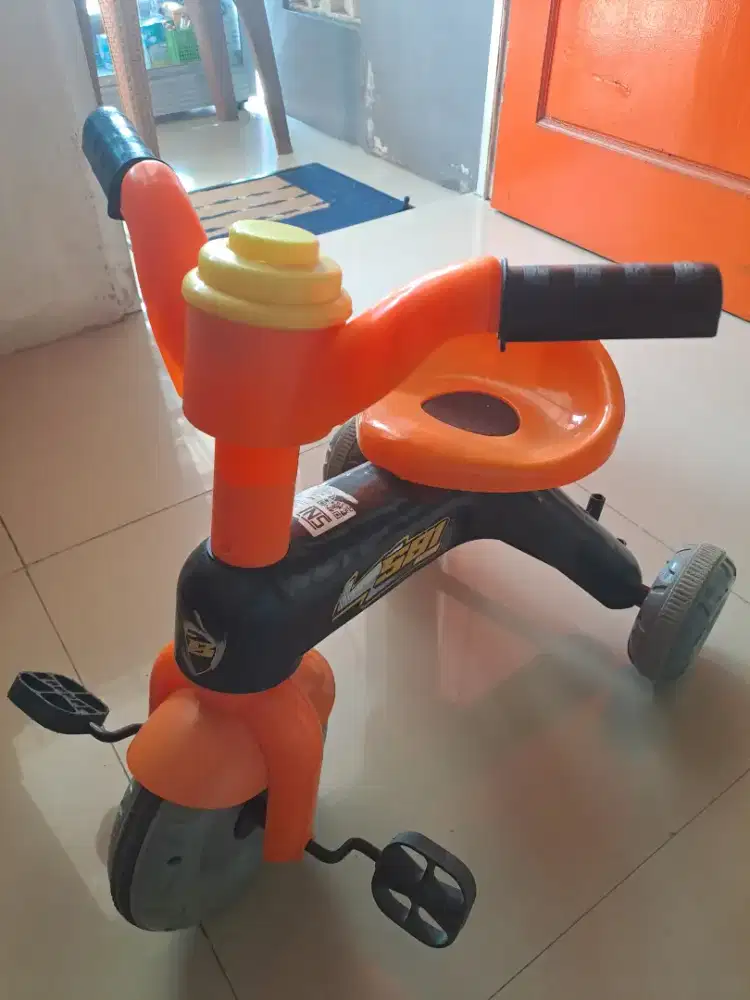 sepeda roda tiga
