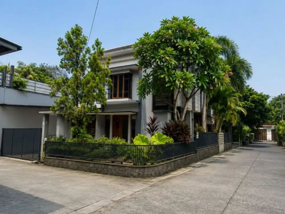 RUMAH HOOK SIAP HUNI DI LEBAK BULUS JAKARTA SELATAN DALAM CLUSTER DIJUAL
