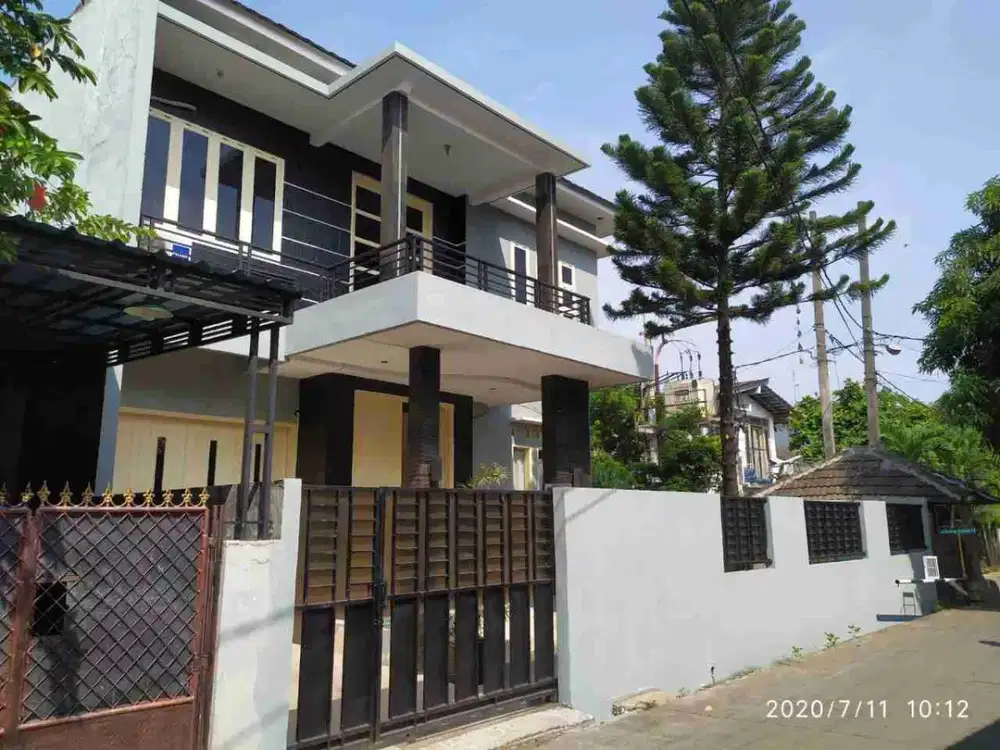 dijual rumah tingkat luas dan mewah dipondok cipta bekasi