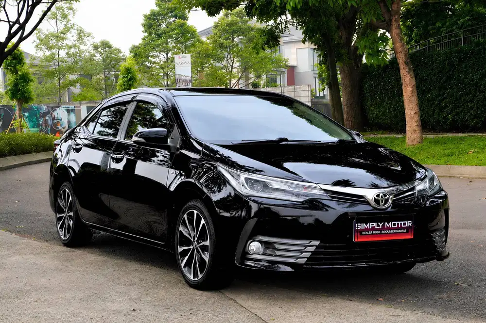 TOYOTA COROLLA ALTIS 1.8 V AT 2017