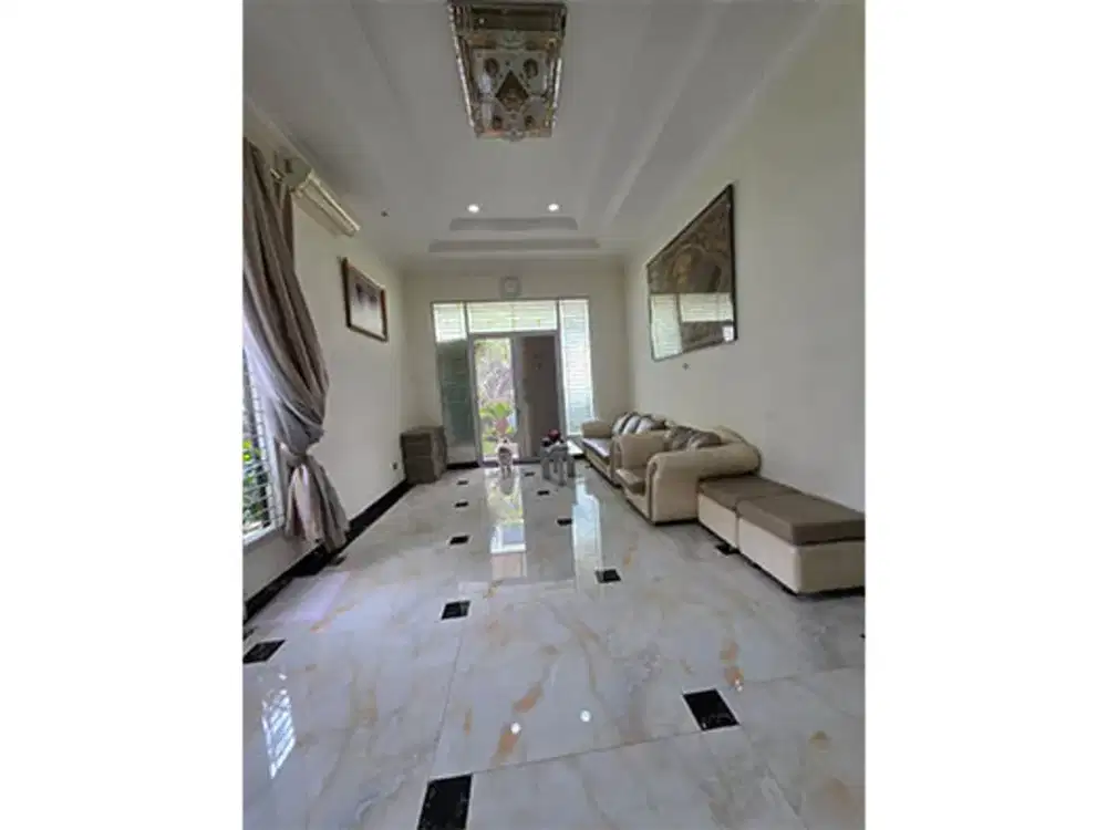 Rumah Pelangi Merah, Kelapa Gading