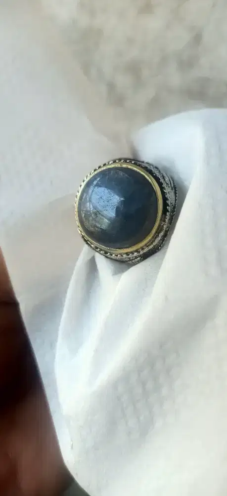 Batu safir koleksi lama