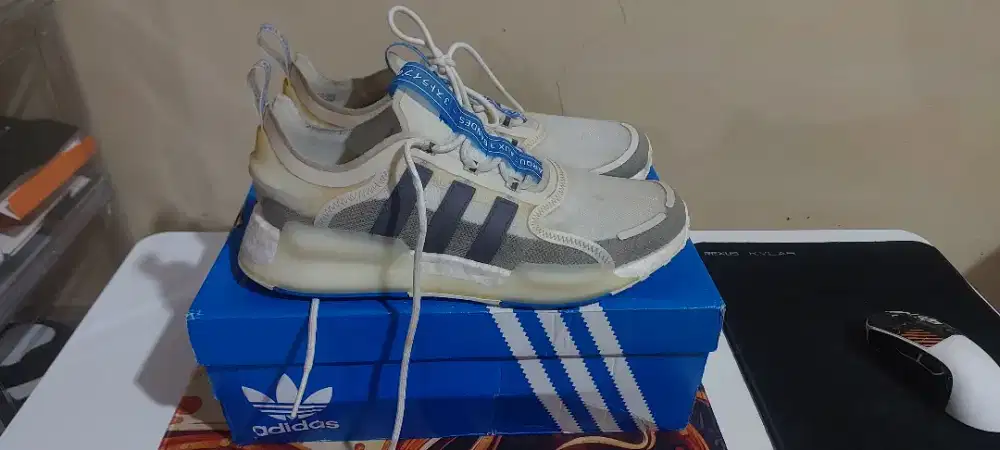 NMD V3 PUTIH ABU