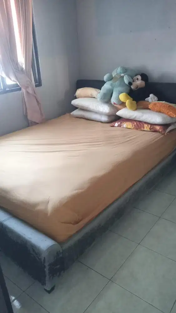 Dipan dan kasur super empuk merk informa