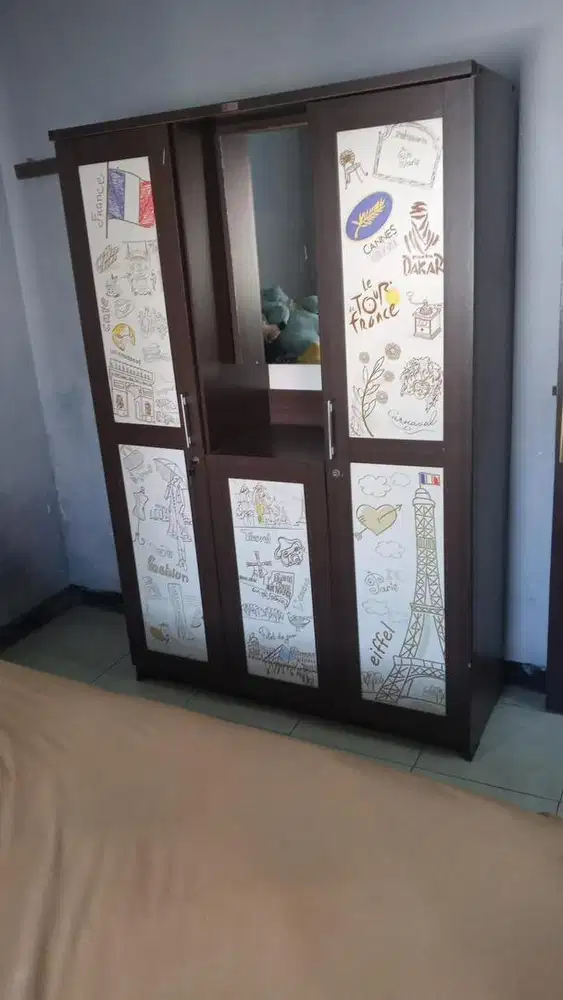 Lemari Baju 3 pintu