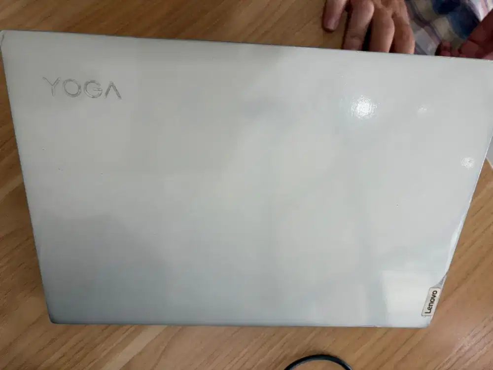Dijual laptop Lenovo yoga masih mulus dan awet