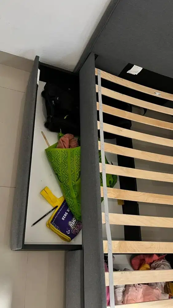 Dipan ikea dengan laci size 90