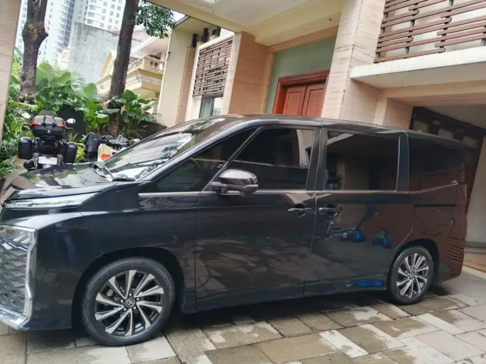 Jual Toyota Voxy 2022