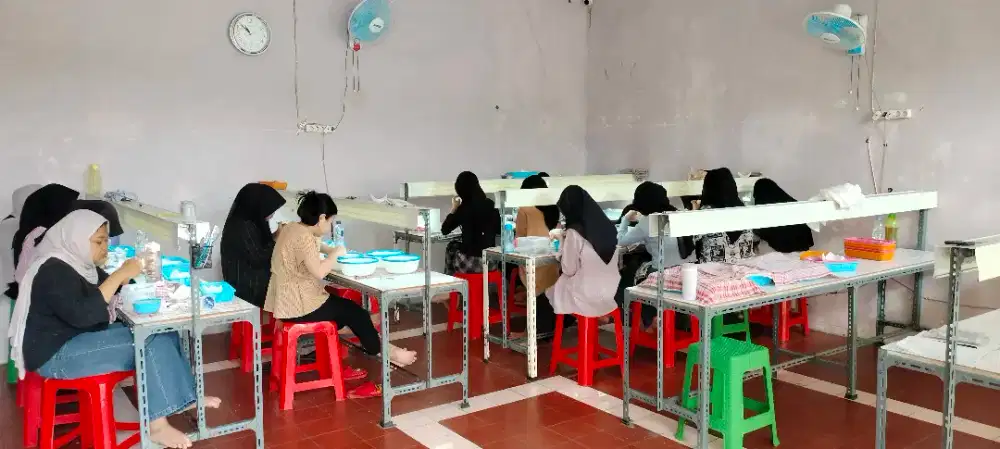 Dibutuhkan karyawati cabut bulu walet
