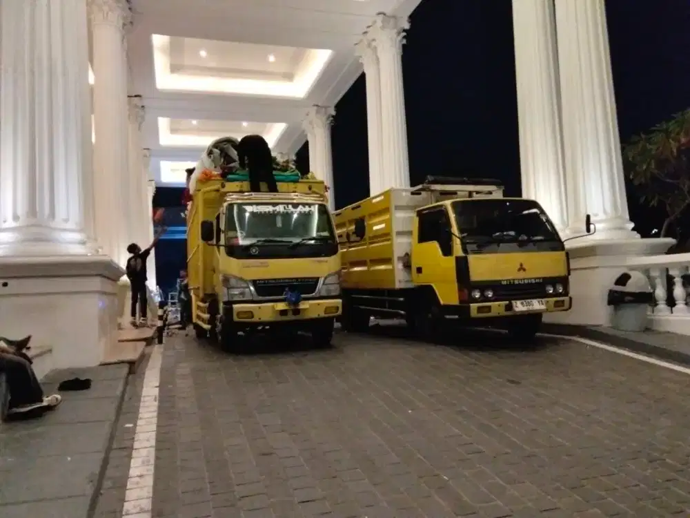 Sewa truk Jabodetabek