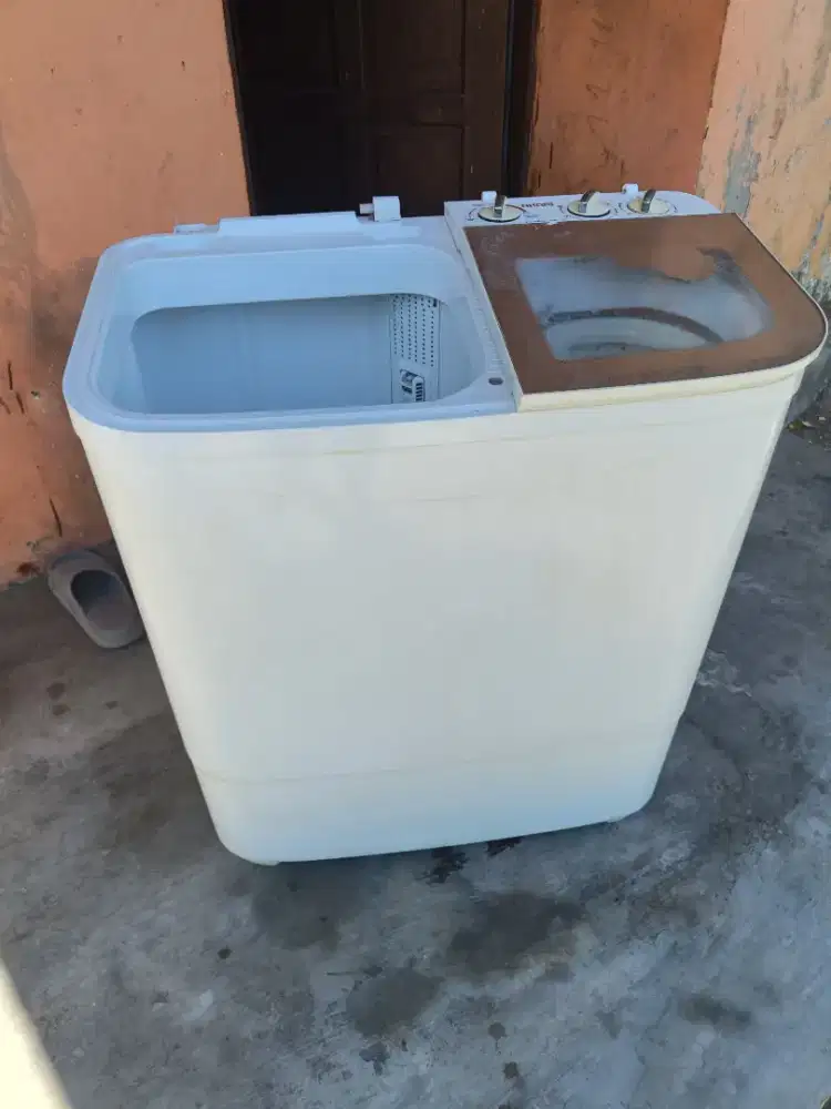 Mesin cuci AKARI 7kg