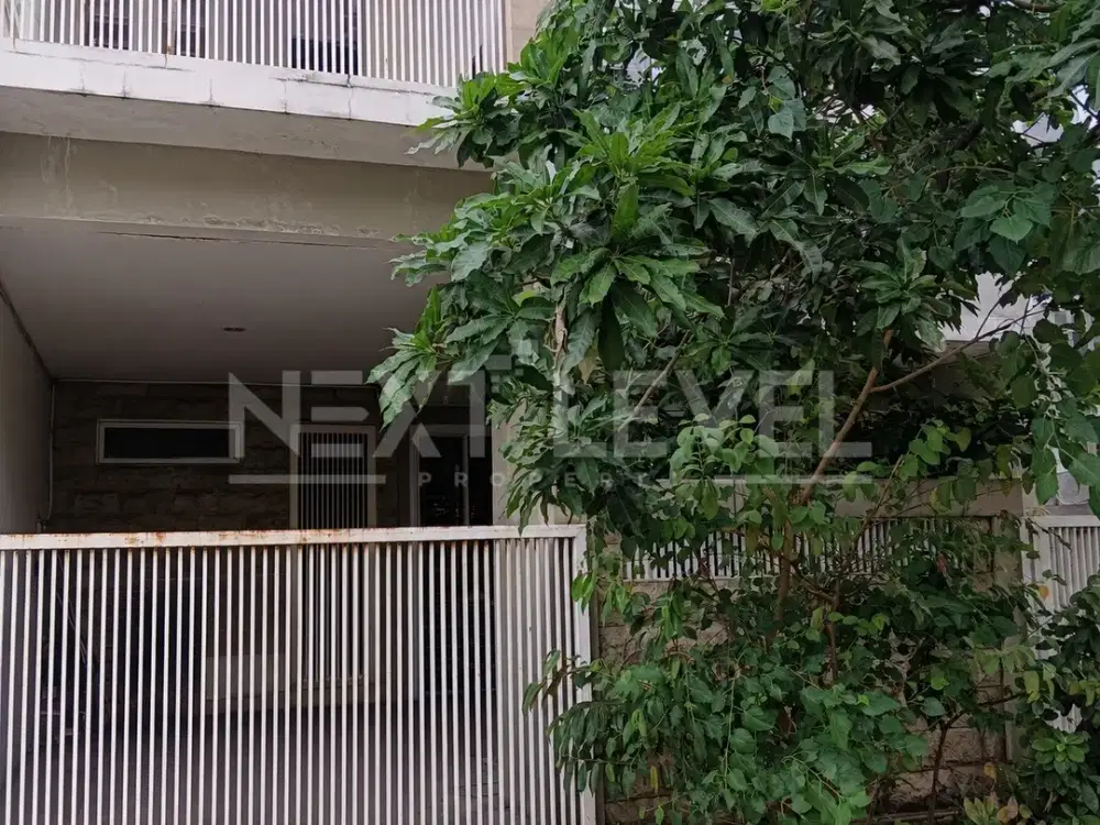 Disewakan Rumah Minimalisn2 Lt di Gayungsari dekat Al Hikmah & Polda