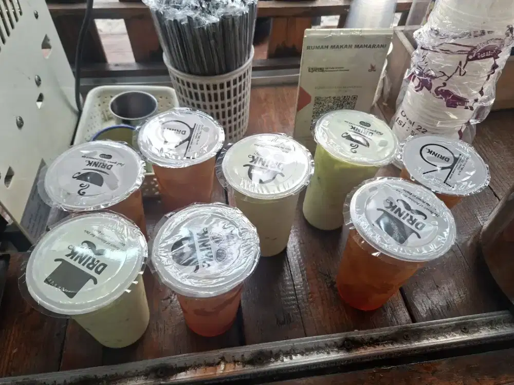 Dicari pelayan tempat makan